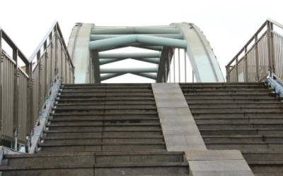 人行天桥结构振动与倾斜在线监测